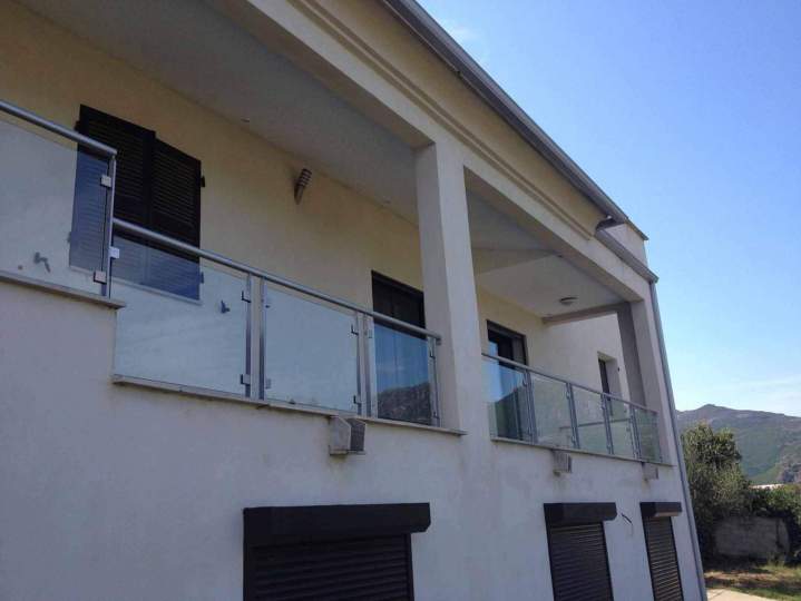 Rampes d’accès et protections métalliques Borgo