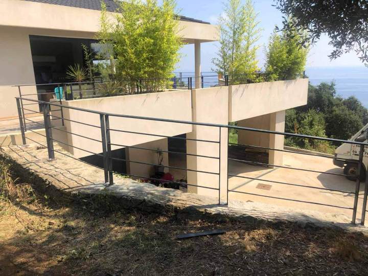 Installation de garde-corps Borgo