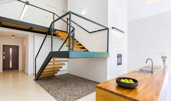 Travaux d'installation de garde-corps et rampe Borgo